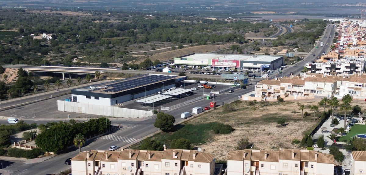 Se vende Villa - Chalet de 3 dormitorios en Costa Blanca, Alicante, España