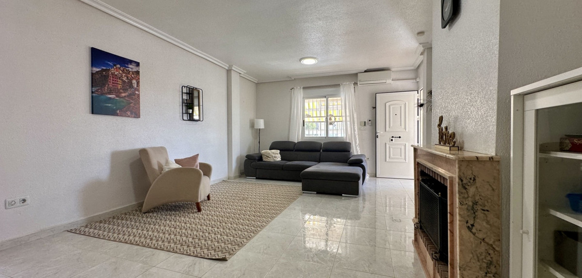 Se vende Villa - Chalet de 3 dormitorios en Costa Blanca, Alicante, España