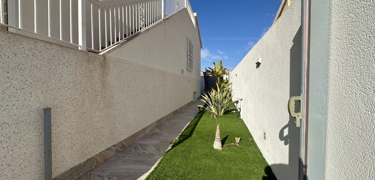 Se vende Villa - Chalet de 3 dormitorios en Costa Blanca, Alicante, España
