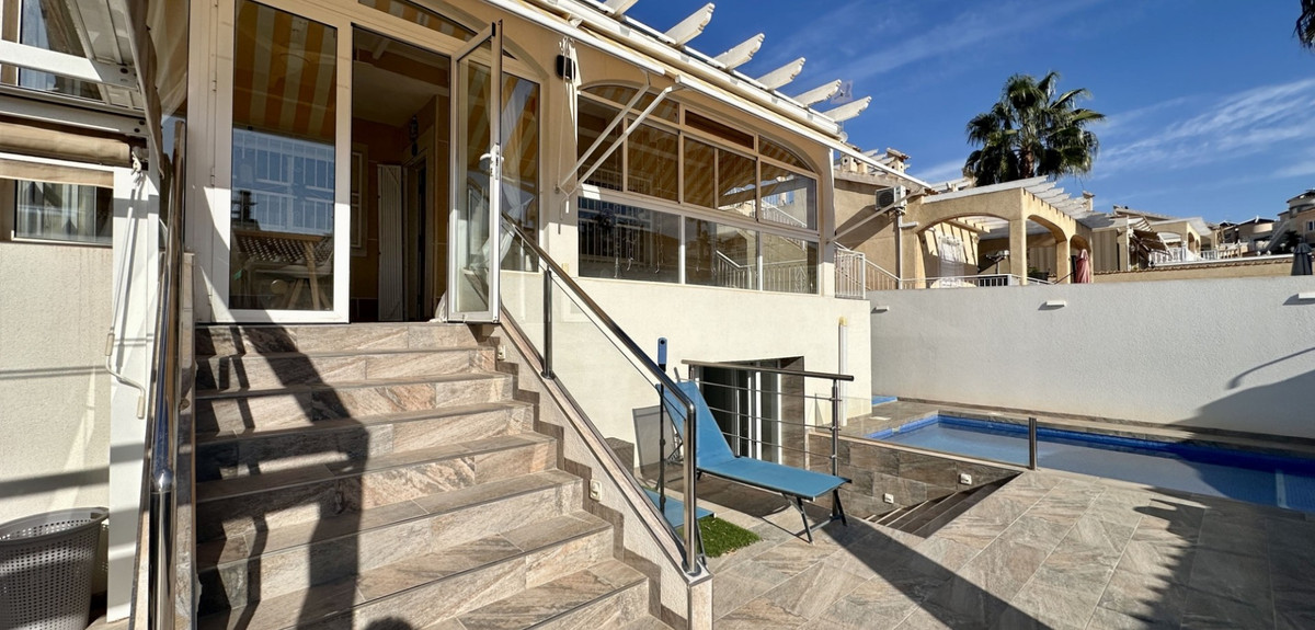 Se vende Villa - Chalet de 3 dormitorios en Costa Blanca, Alicante, España