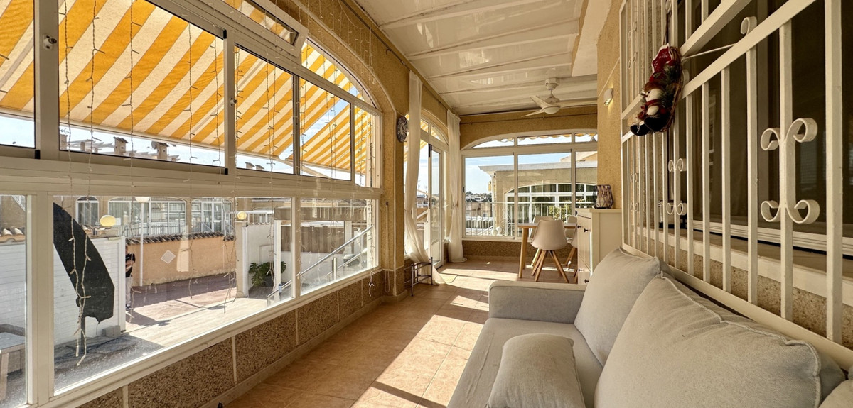 Se vende Villa - Chalet de 3 dormitorios en Costa Blanca, Alicante, España