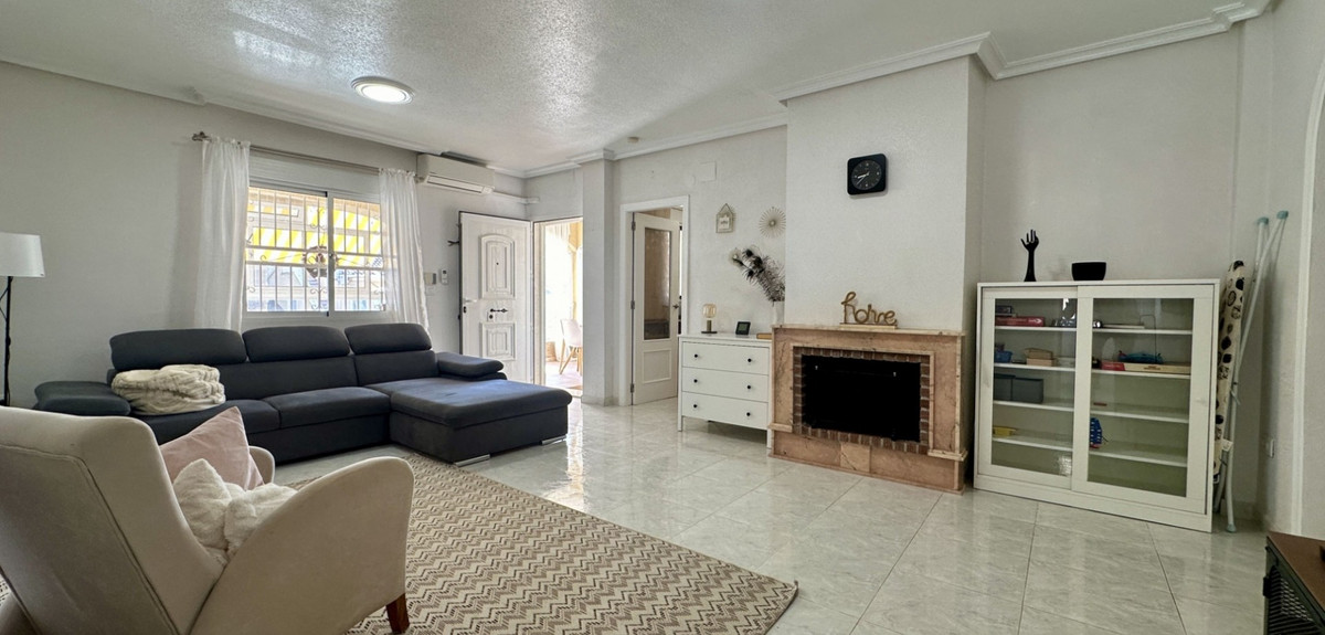 Se vende Villa - Chalet de 3 dormitorios en Costa Blanca, Alicante, España