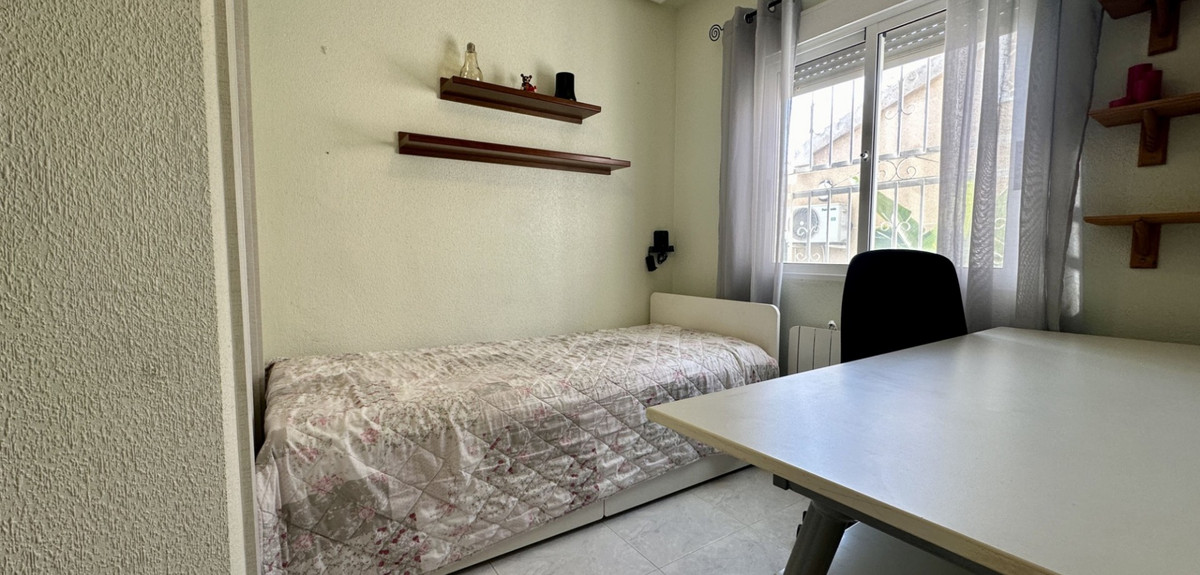 Se vende Villa - Chalet de 3 dormitorios en Costa Blanca, Alicante, España