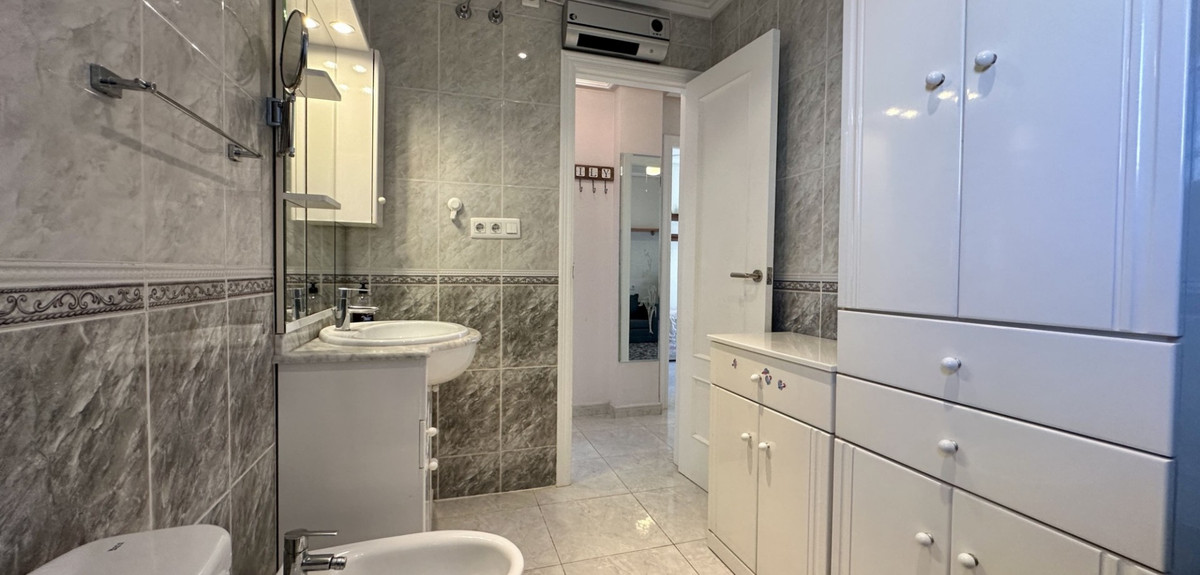 Se vende Villa - Chalet de 3 dormitorios en Costa Blanca, Alicante, España