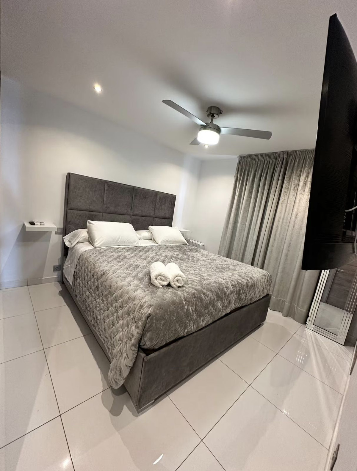 Se vende Apartamento Planta Media de 2 dormitorios en Costa Del Sol, Málaga, España