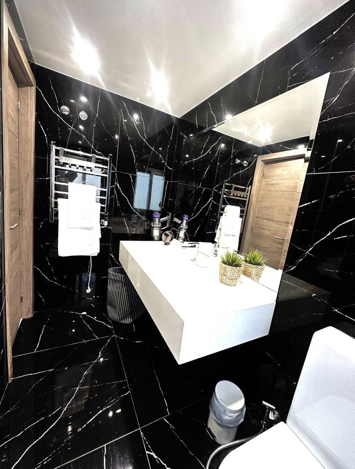 Se vende Apartamento Planta Media de 2 dormitorios en Costa Del Sol, Málaga, España