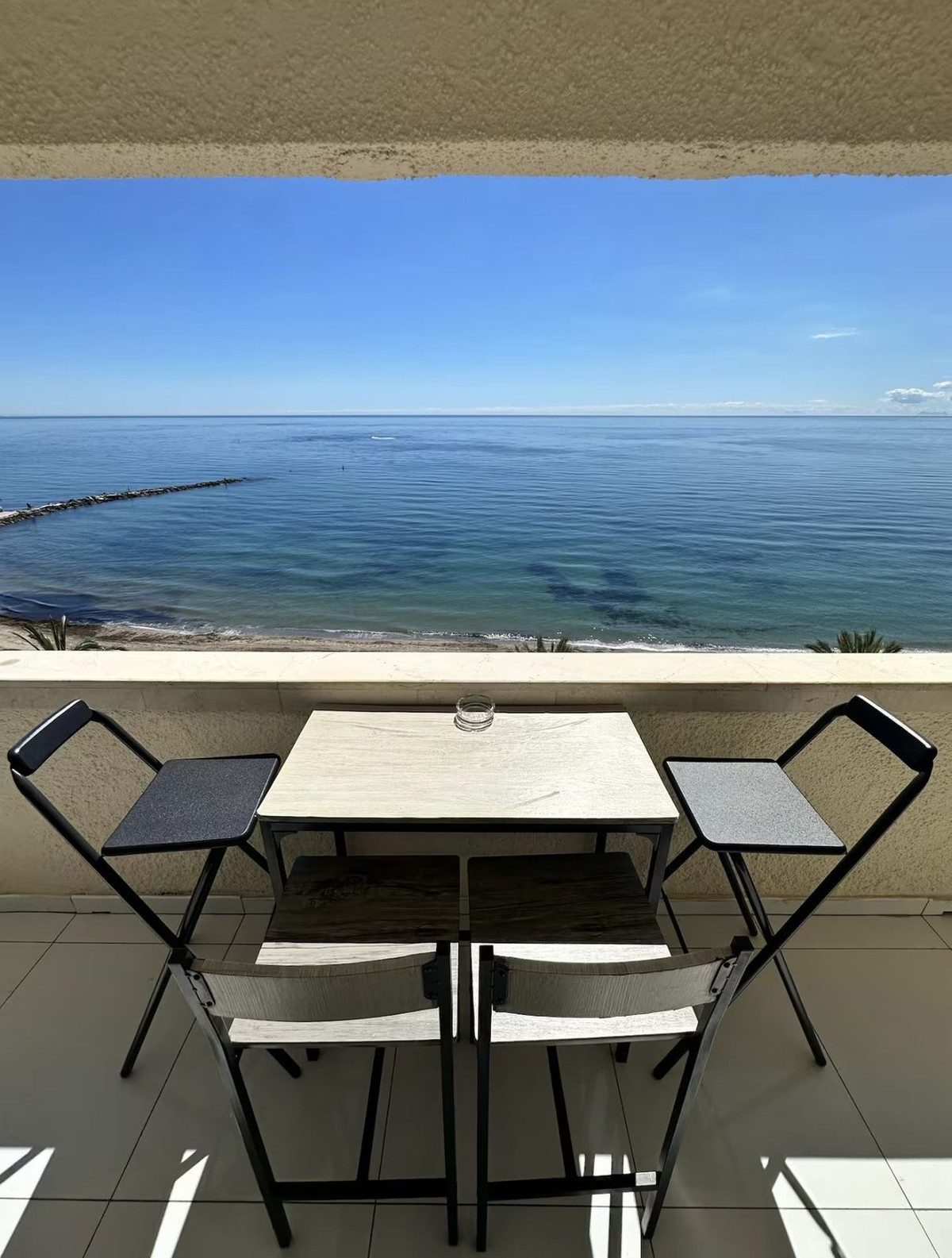 Se vende Apartamento Planta Media de 2 dormitorios en Costa Del Sol, Málaga, España