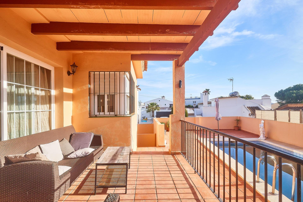 Se vende Villa - Chalet de 2 dormitorios en Costa Del Sol, Málaga, España
