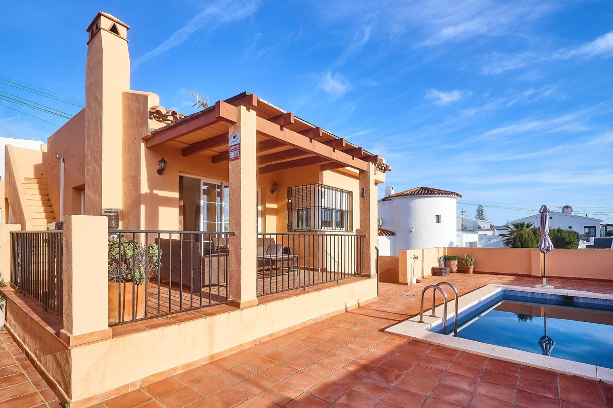 Se vende Villa - Chalet de 2 dormitorios en Costa Del Sol, Málaga, España
