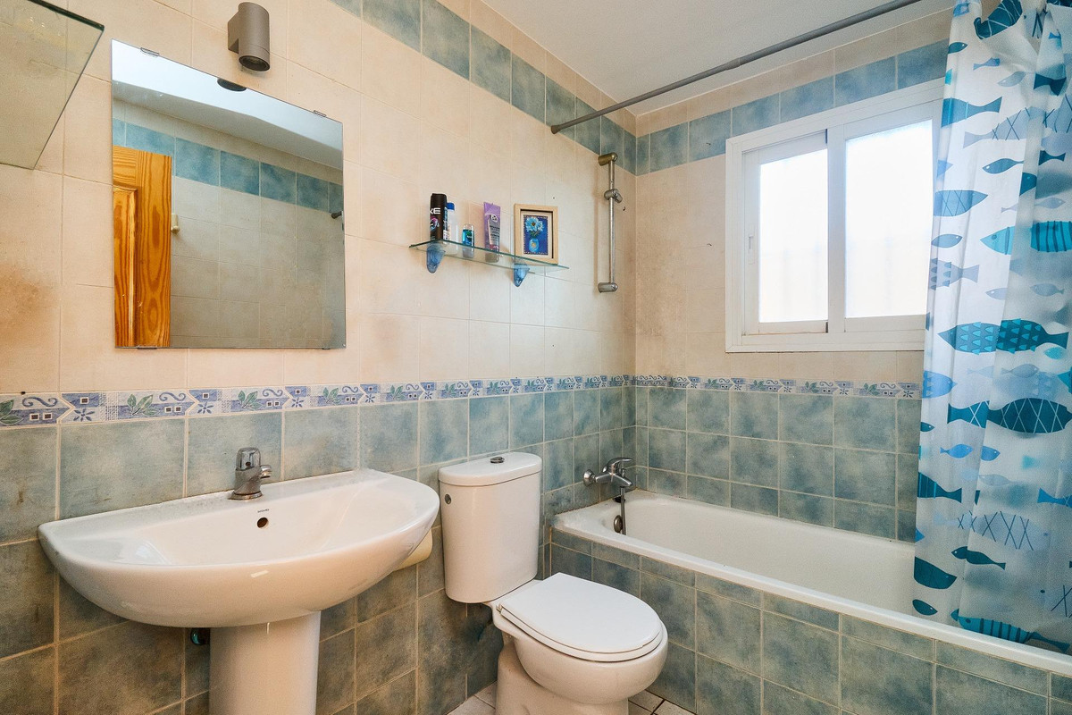 Se vende Villa - Chalet de 2 dormitorios en Costa Del Sol, Málaga, España
