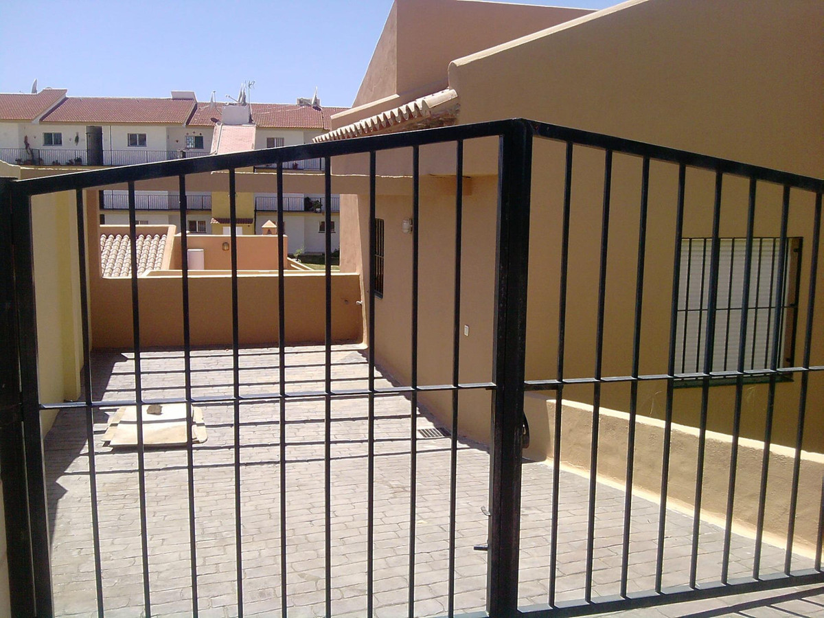 Se vende Villa - Chalet de 2 dormitorios en Costa Del Sol, Málaga, España