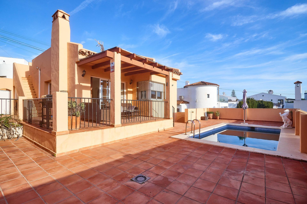 Se vende Villa - Chalet de 2 dormitorios en Costa Del Sol, Málaga, España