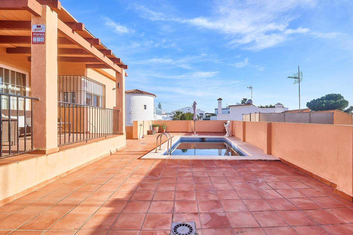 Se vende Villa - Chalet de 2 dormitorios en Costa Del Sol, Málaga, España