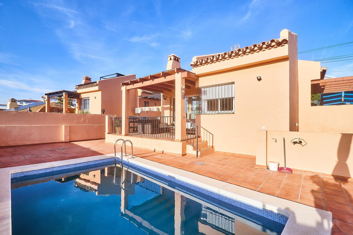 Se vende Villa - Chalet de 2 dormitorios en Costa Del Sol, Málaga, España