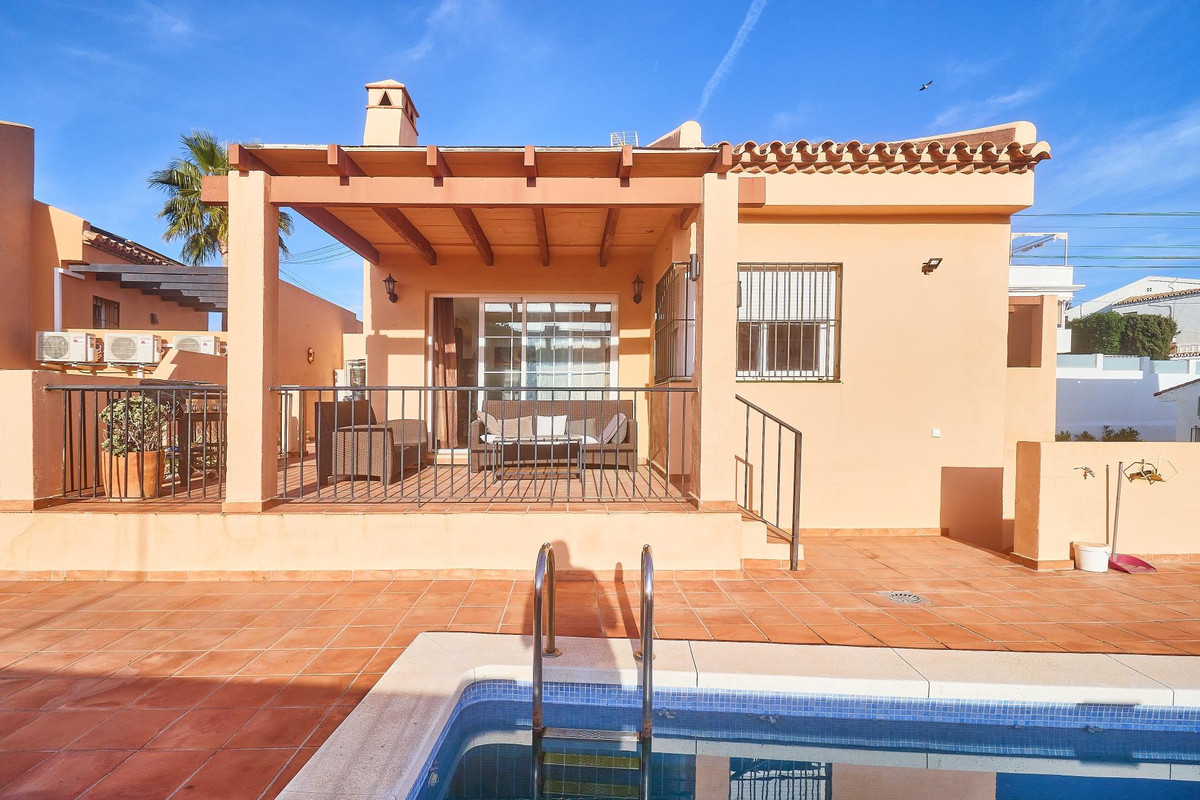 Se vende Villa - Chalet de 2 dormitorios en Costa Del Sol, Málaga, España