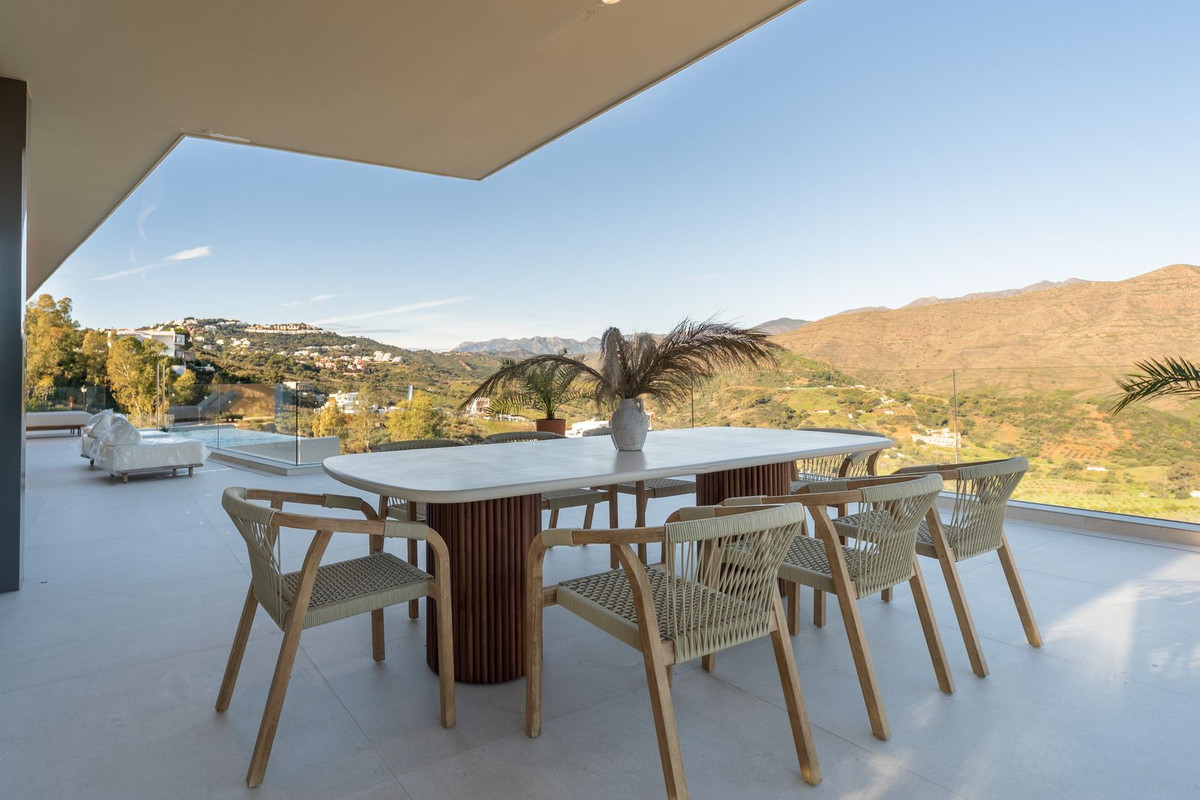 Se vende Villa - Chalet de 5 dormitorios en Costa Del Sol, Málaga, España