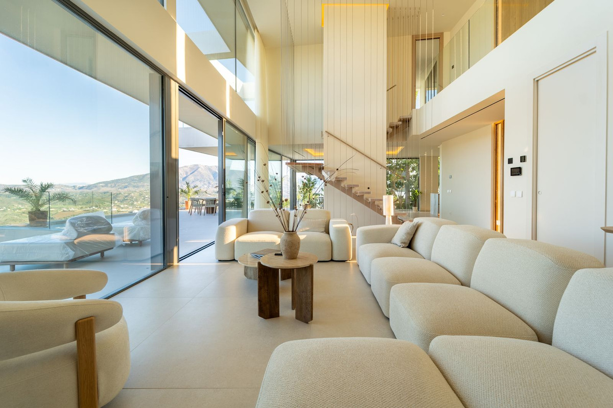 Se vende Villa - Chalet de 5 dormitorios en Costa Del Sol, Málaga, España