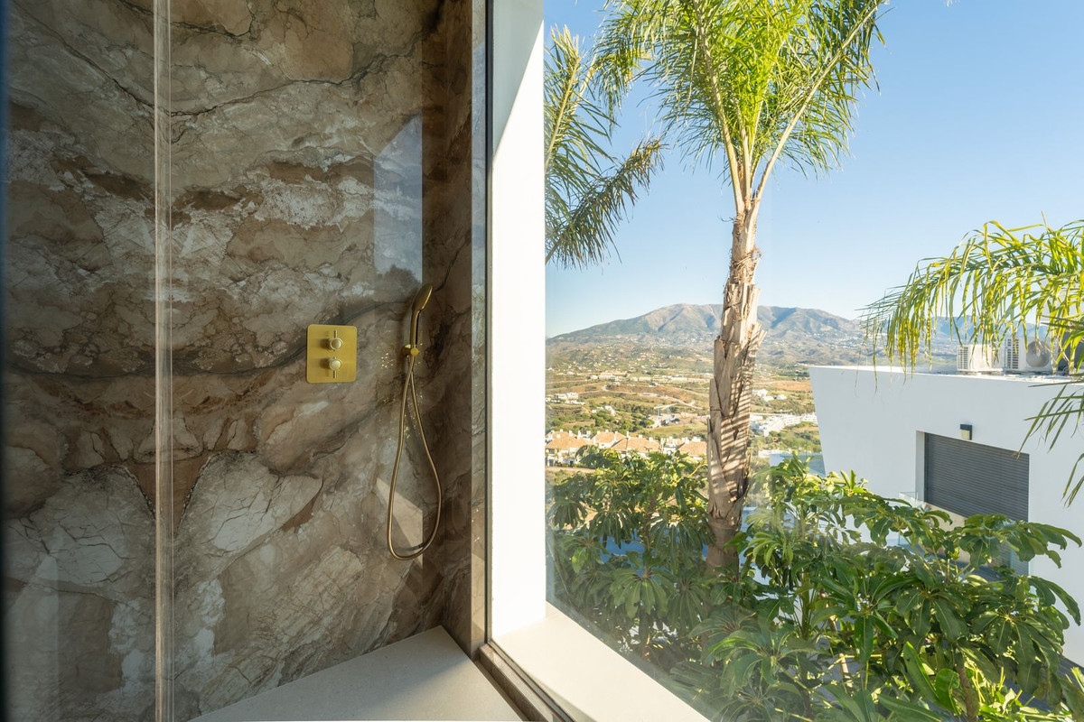 Se vende Villa - Chalet de 5 dormitorios en Costa Del Sol, Málaga, España