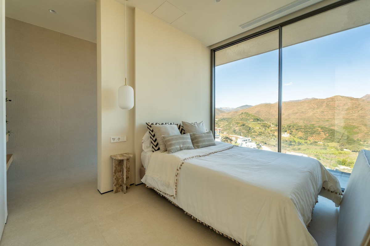 Se vende Villa - Chalet de 5 dormitorios en Costa Del Sol, Málaga, España