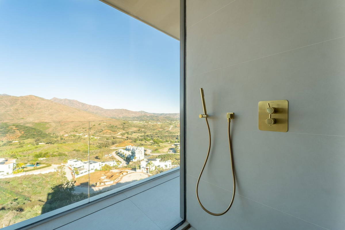 Se vende Villa - Chalet de 5 dormitorios en Costa Del Sol, Málaga, España