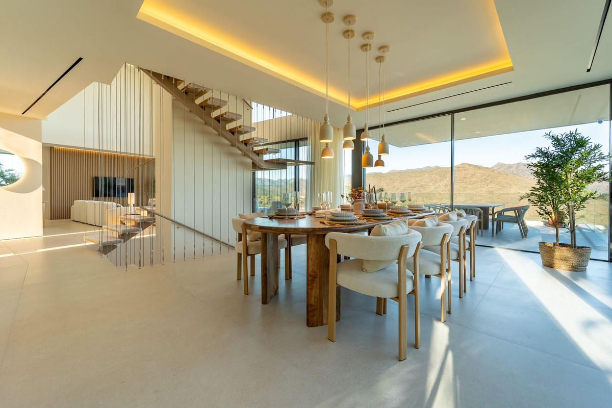 Se vende Villa - Chalet de 5 dormitorios en Costa Del Sol, Málaga, España