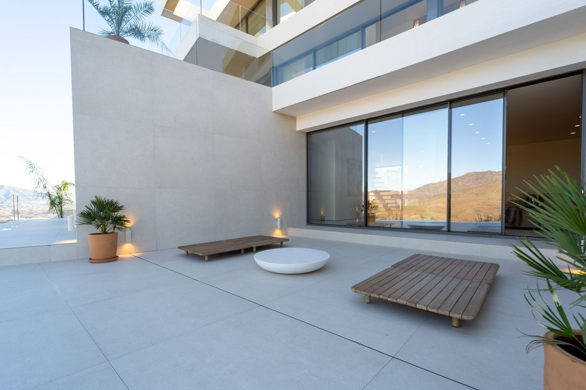 Se vende Villa - Chalet de 5 dormitorios en Costa Del Sol, Málaga, España