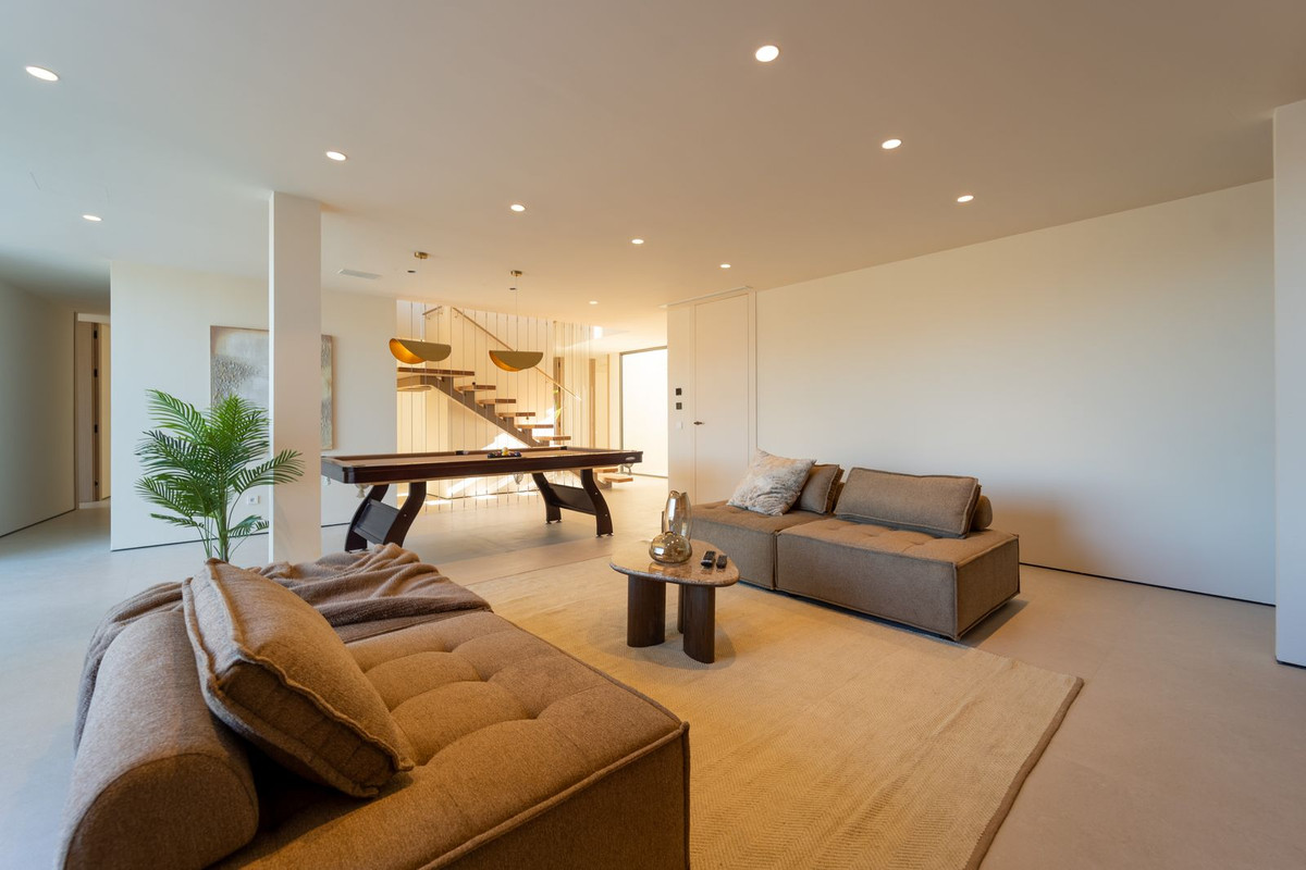 Se vende Villa - Chalet de 5 dormitorios en Costa Del Sol, Málaga, España