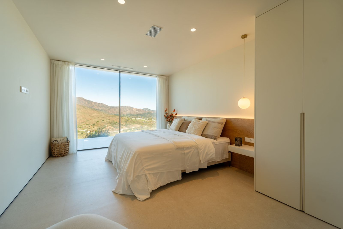 Se vende Villa - Chalet de 5 dormitorios en Costa Del Sol, Málaga, España