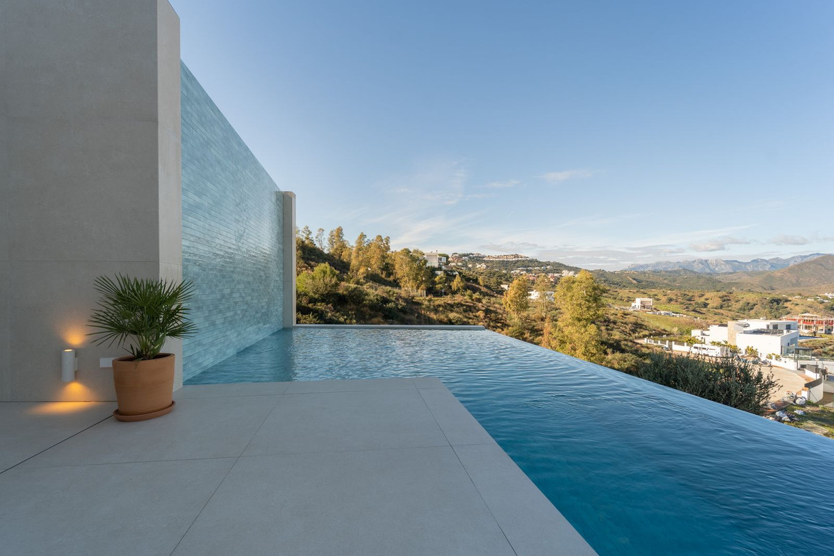 Se vende Villa - Chalet de 5 dormitorios en Costa Del Sol, Málaga, España