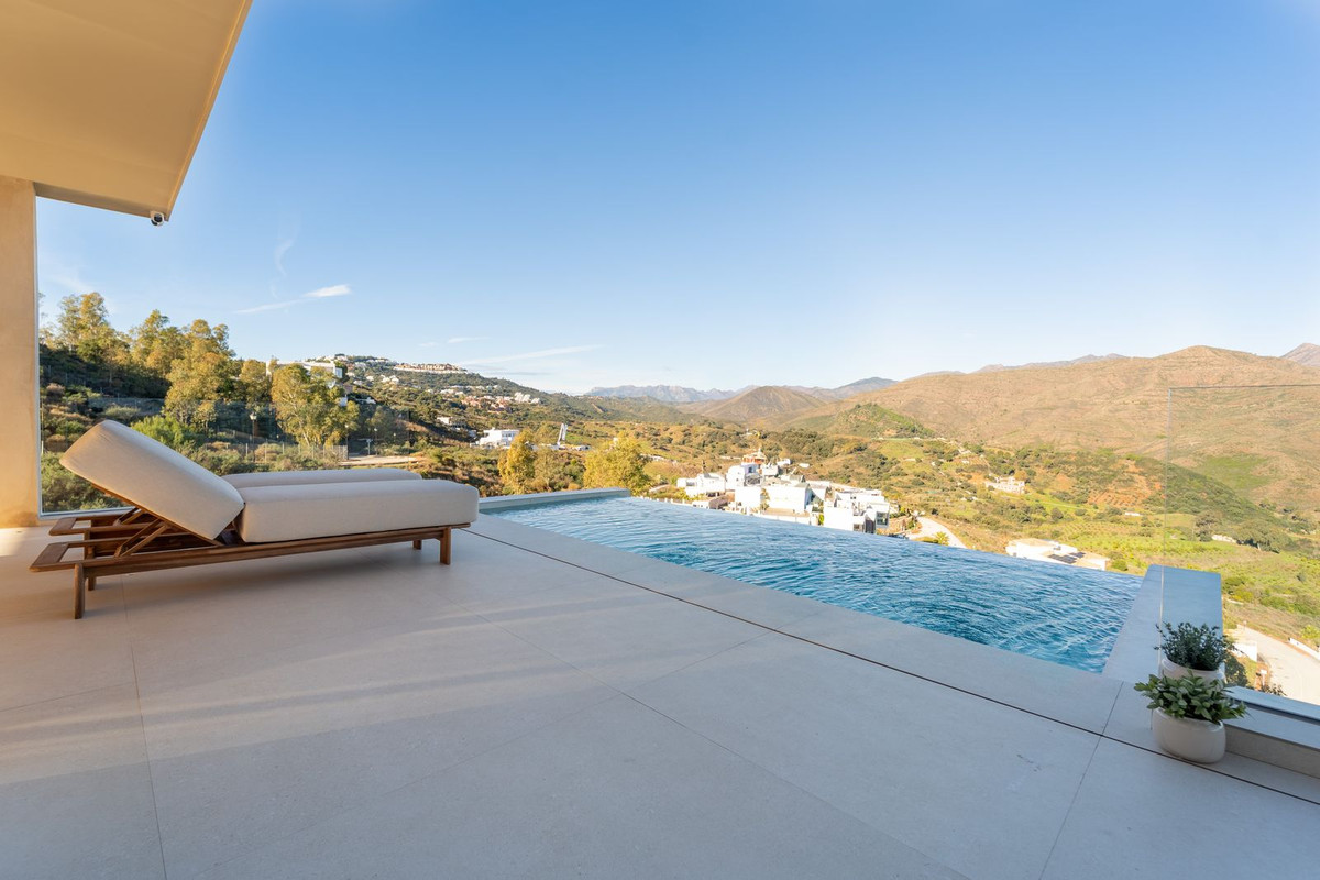 Se vende Villa - Chalet de 5 dormitorios en Costa Del Sol, Málaga, España