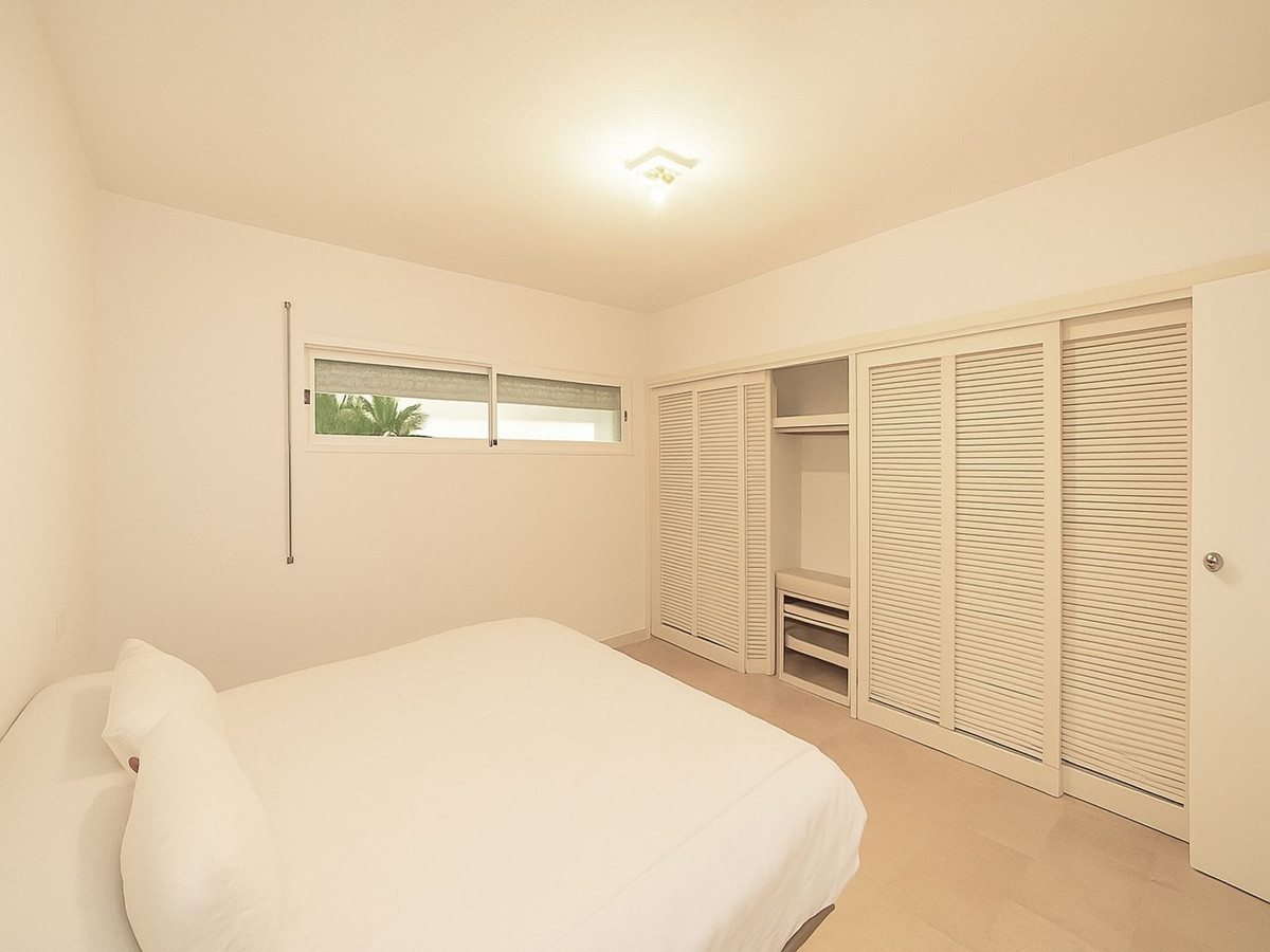 1 Bed Apartment for sale in The Golden Mile Costa Del Sol, Málaga, Spain