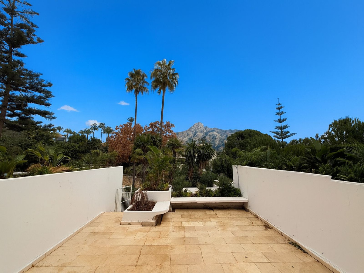 1 Bed Apartment for sale in The Golden Mile Costa Del Sol, Málaga, Spain