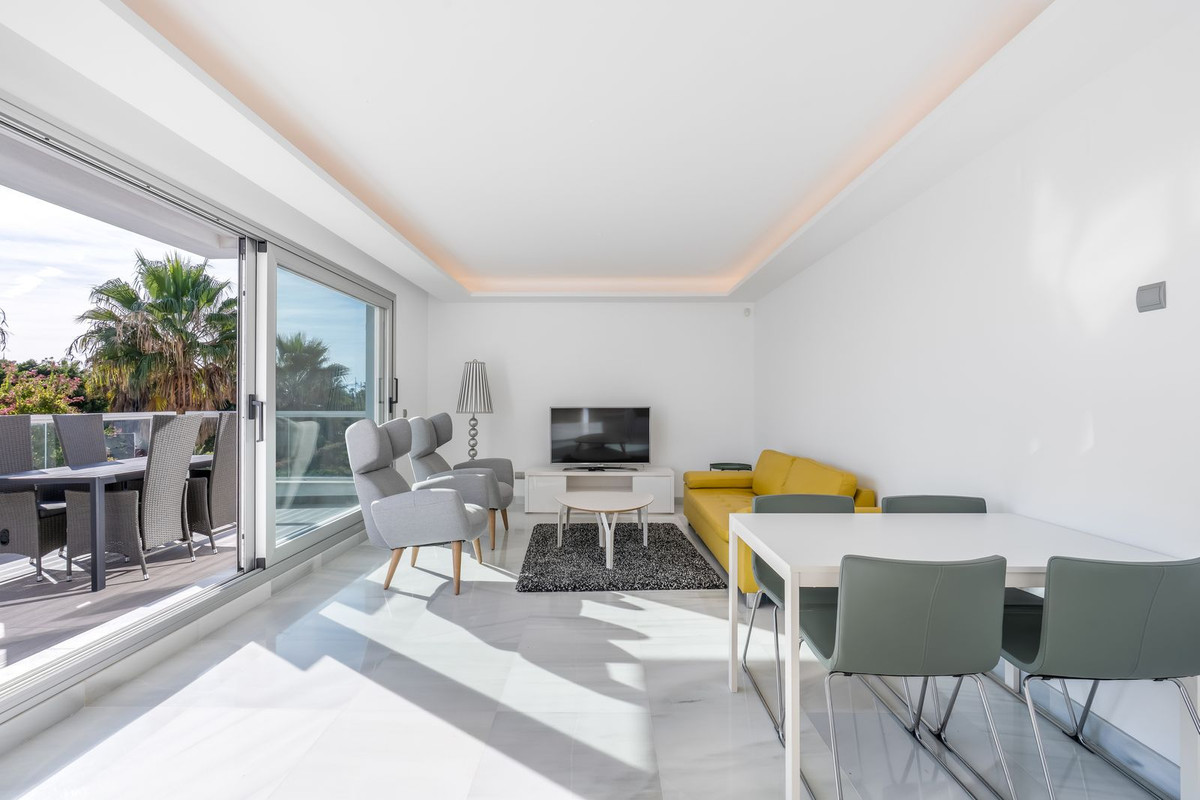 3 Bed Apartment for sale in San Pedro De Alcántara Costa Del Sol, Málaga, Spain