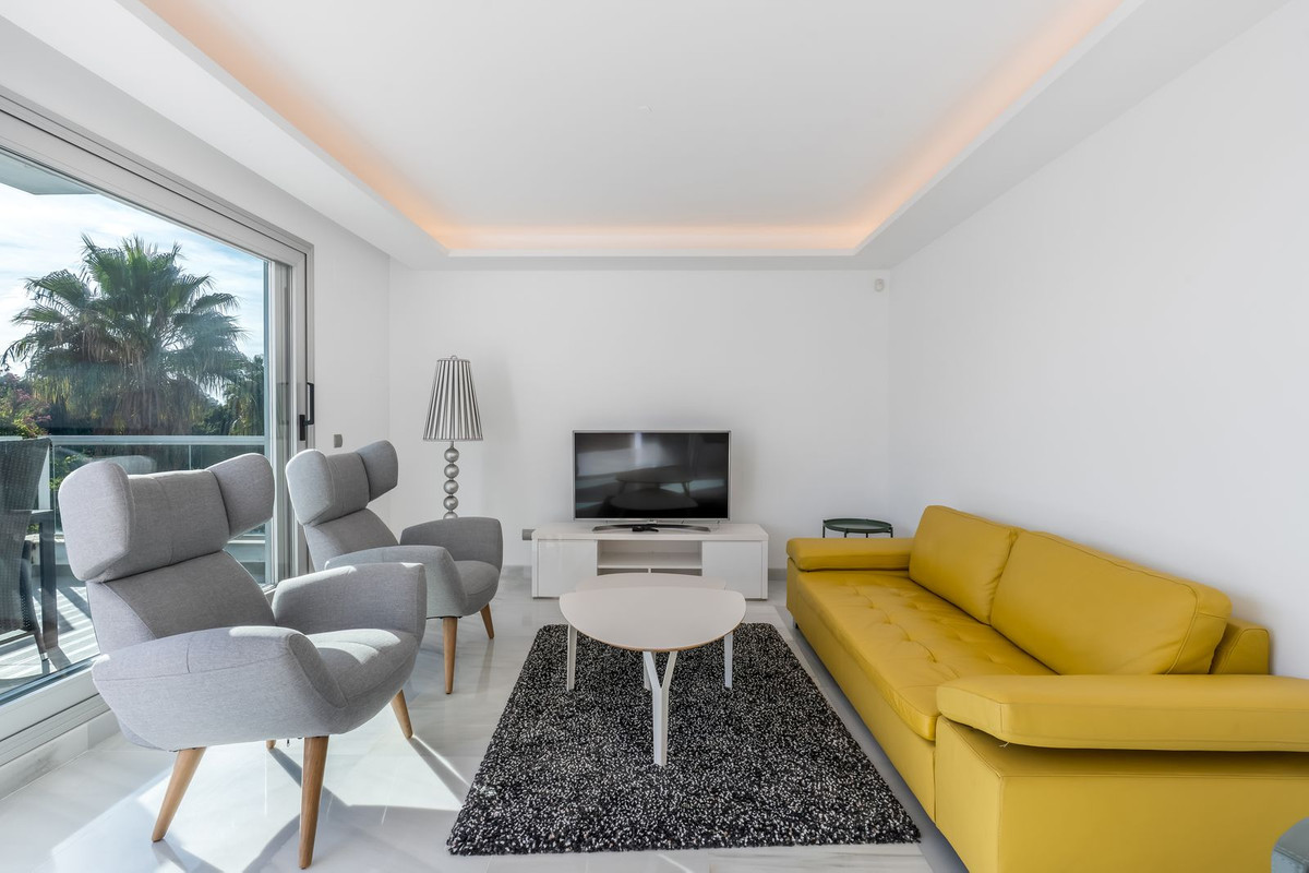 3 Bed Apartment for sale in San Pedro De Alcántara Costa Del Sol, Málaga, Spain