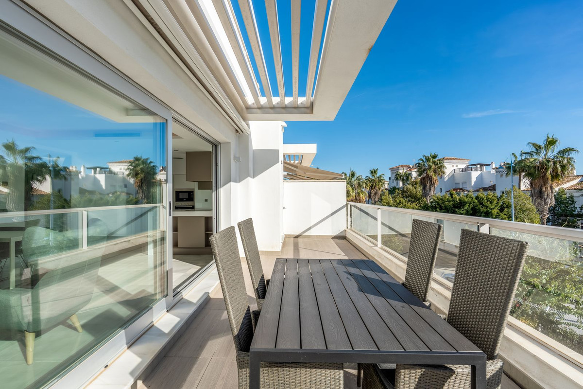 3 Bed Apartment for sale in San Pedro De Alcántara Costa Del Sol, Málaga, Spain