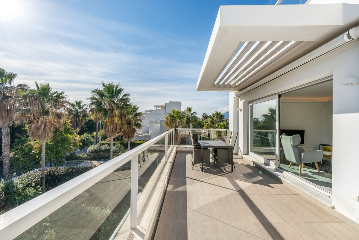 3 Bed Apartment for sale in San Pedro De Alcántara Costa Del Sol, Málaga, Spain