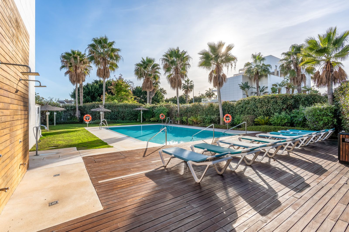 3 Bed Apartment for sale in San Pedro De Alcántara Costa Del Sol, Málaga, Spain