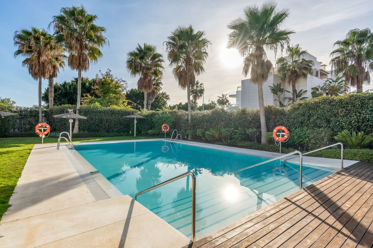 3 Bed Apartment for sale in San Pedro De Alcántara Costa Del Sol, Málaga, Spain