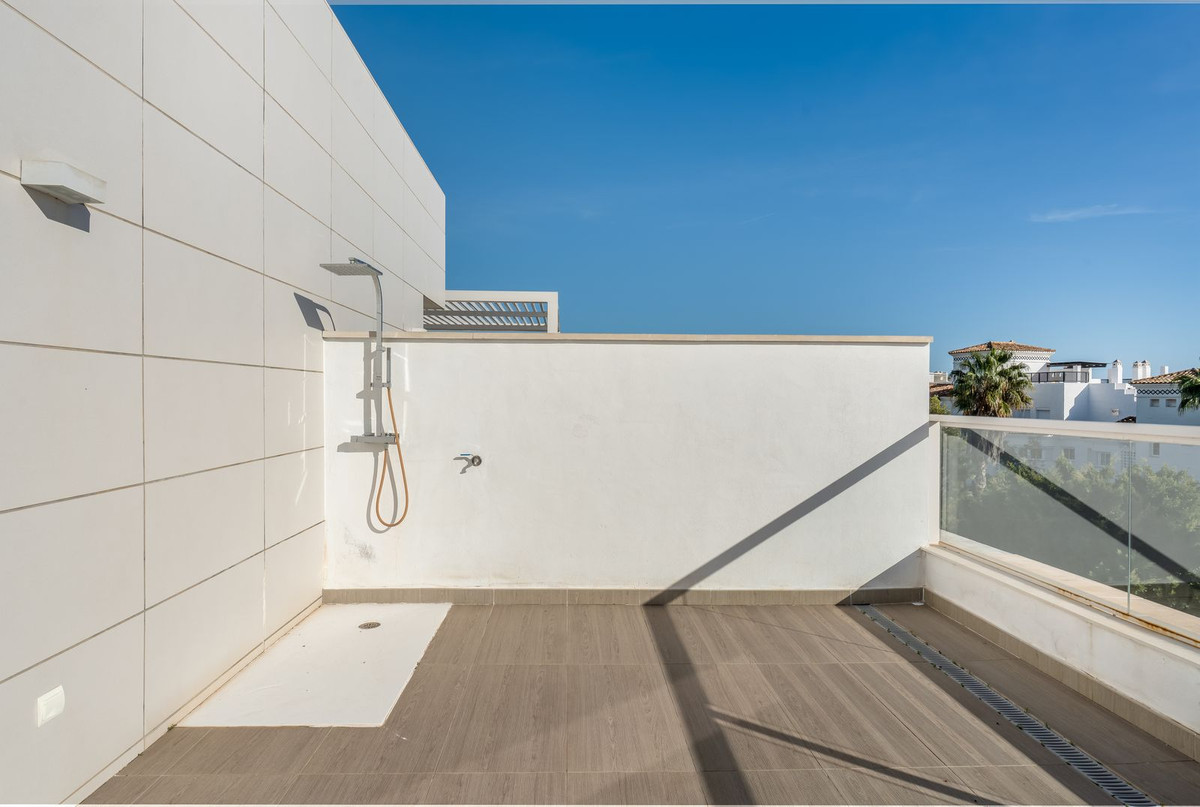 3 Bed Apartment for sale in San Pedro De Alcántara Costa Del Sol, Málaga, Spain