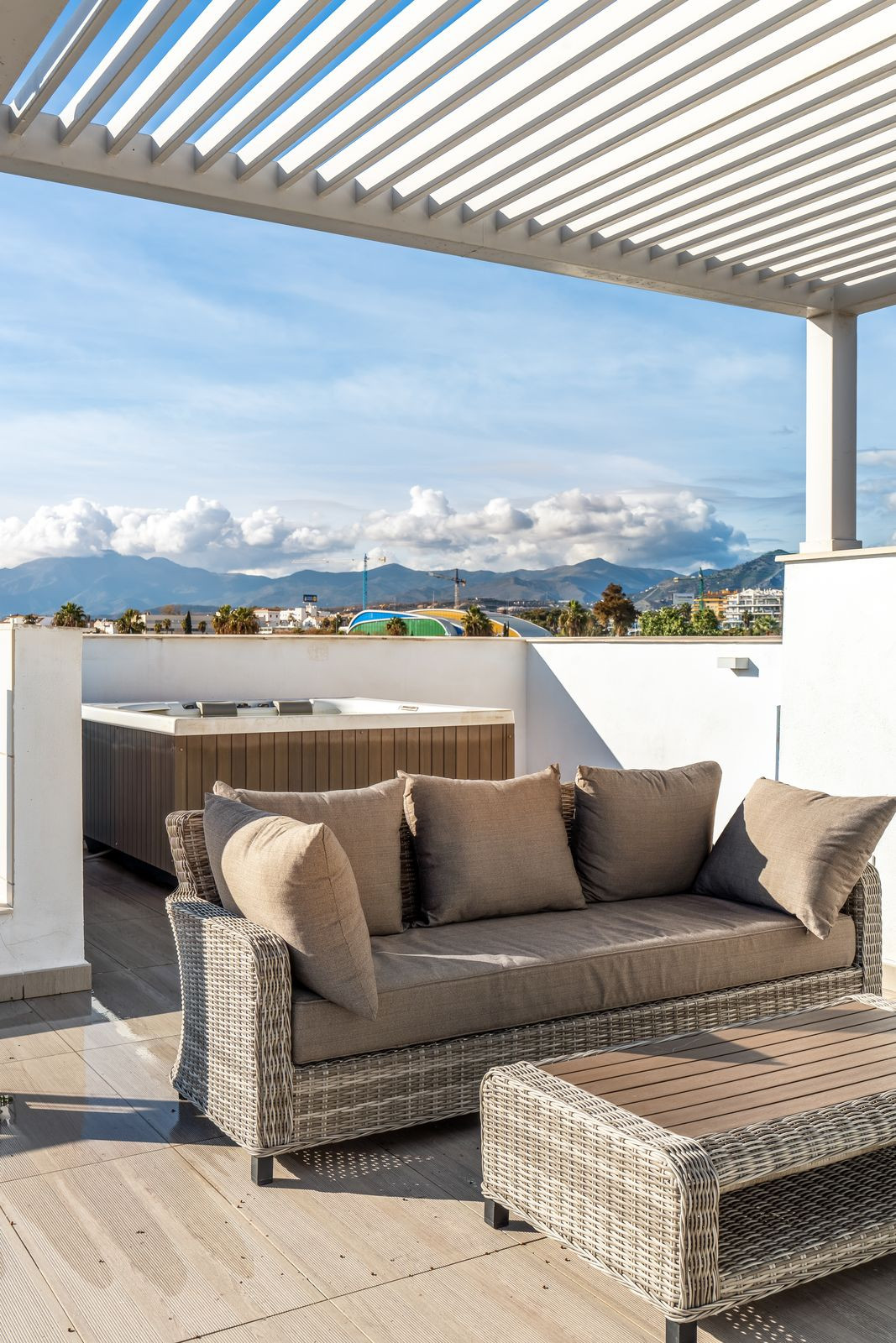 3 Bed Apartment for sale in San Pedro De Alcántara Costa Del Sol, Málaga, Spain