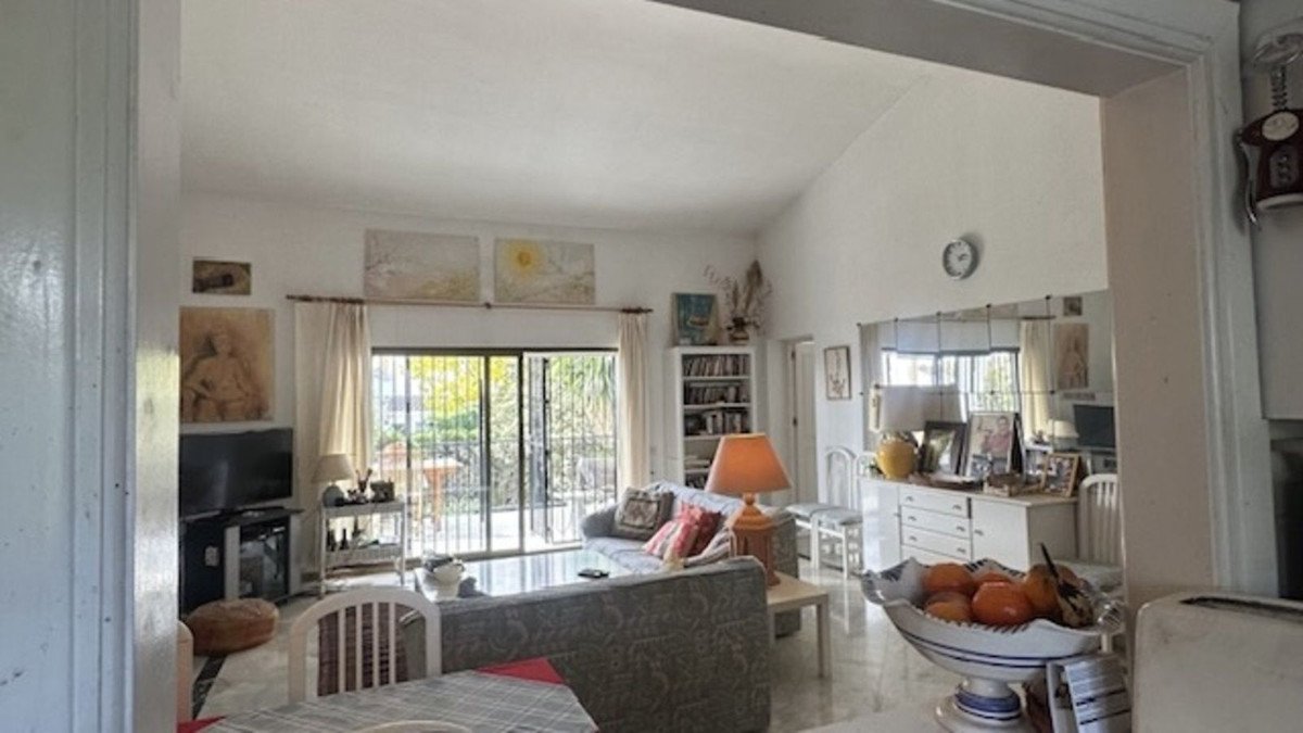 Se vende Apartamento Planta Media de 2 dormitorios en Costa Del Sol, Málaga, España