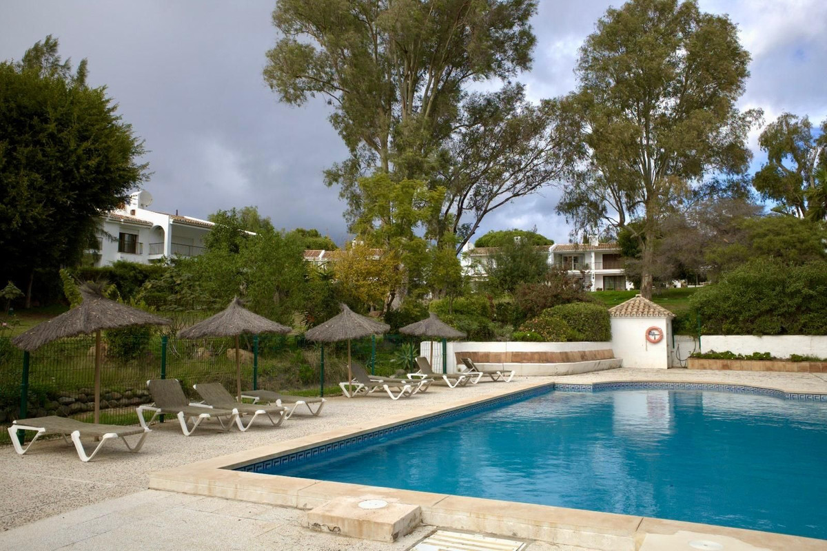 Se vende Apartamento Planta Media de 2 dormitorios en Costa Del Sol, Málaga, España
