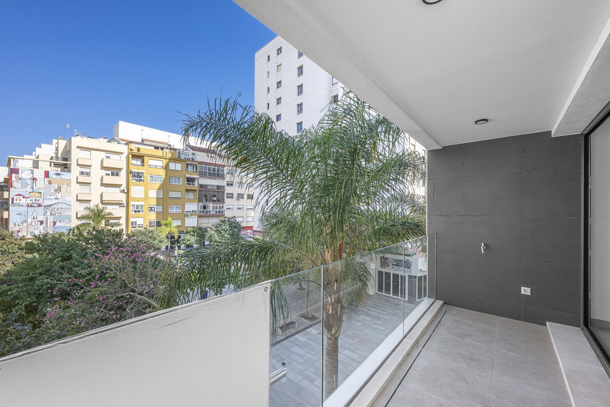 Se vende Apartamento Planta Media de 2 dormitorios en Costa Del Sol, Málaga, España