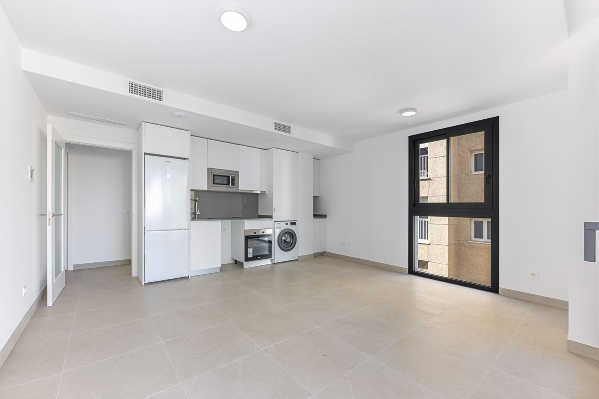 Se vende Apartamento Planta Media de 2 dormitorios en Costa Del Sol, Málaga, España