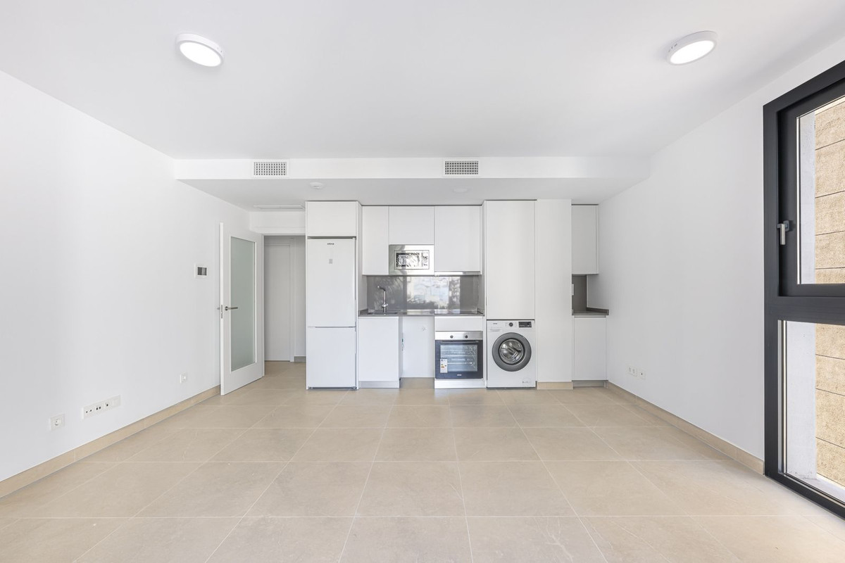 Se vende Apartamento Planta Media de 2 dormitorios en Costa Del Sol, Málaga, España