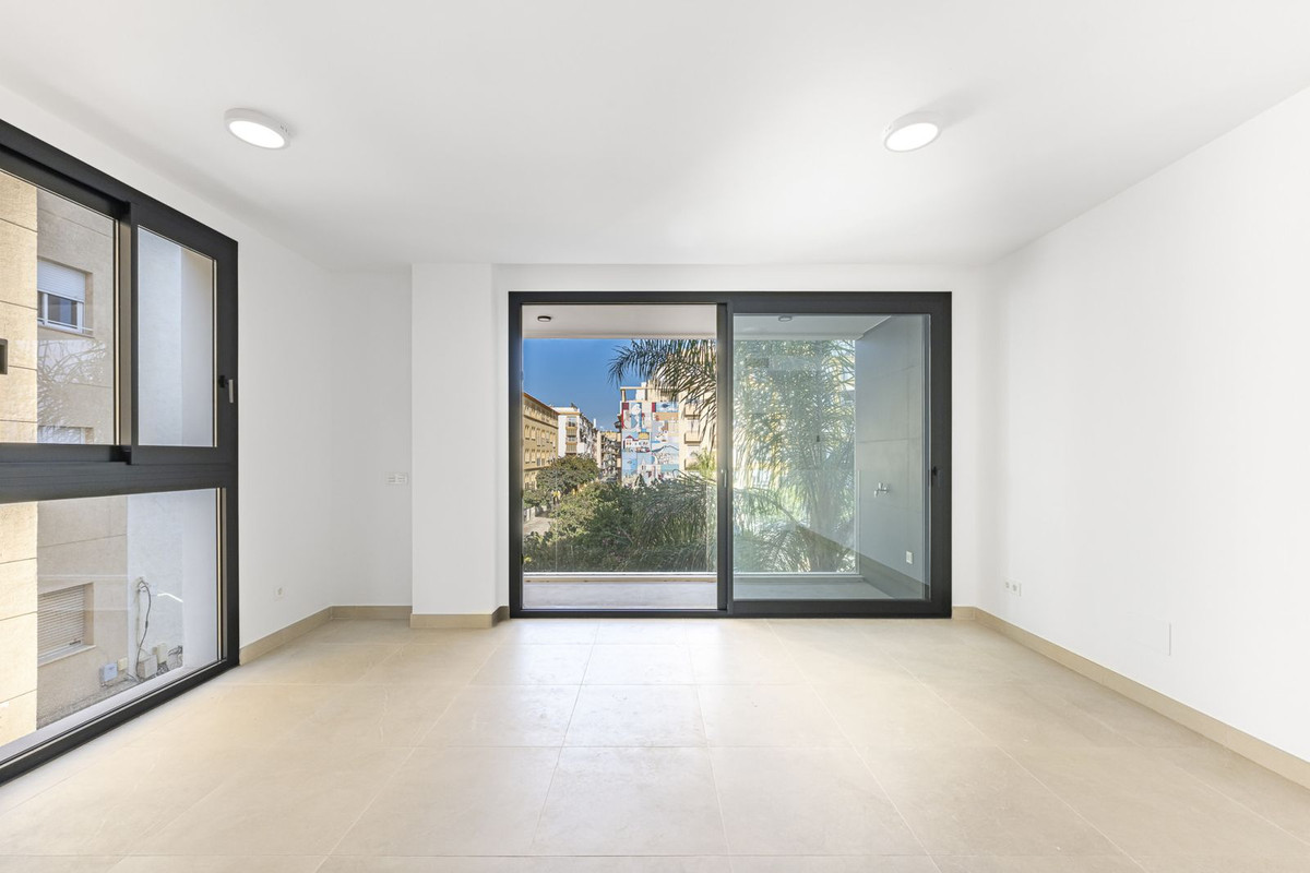 Se vende Apartamento Planta Media de 2 dormitorios en Costa Del Sol, Málaga, España