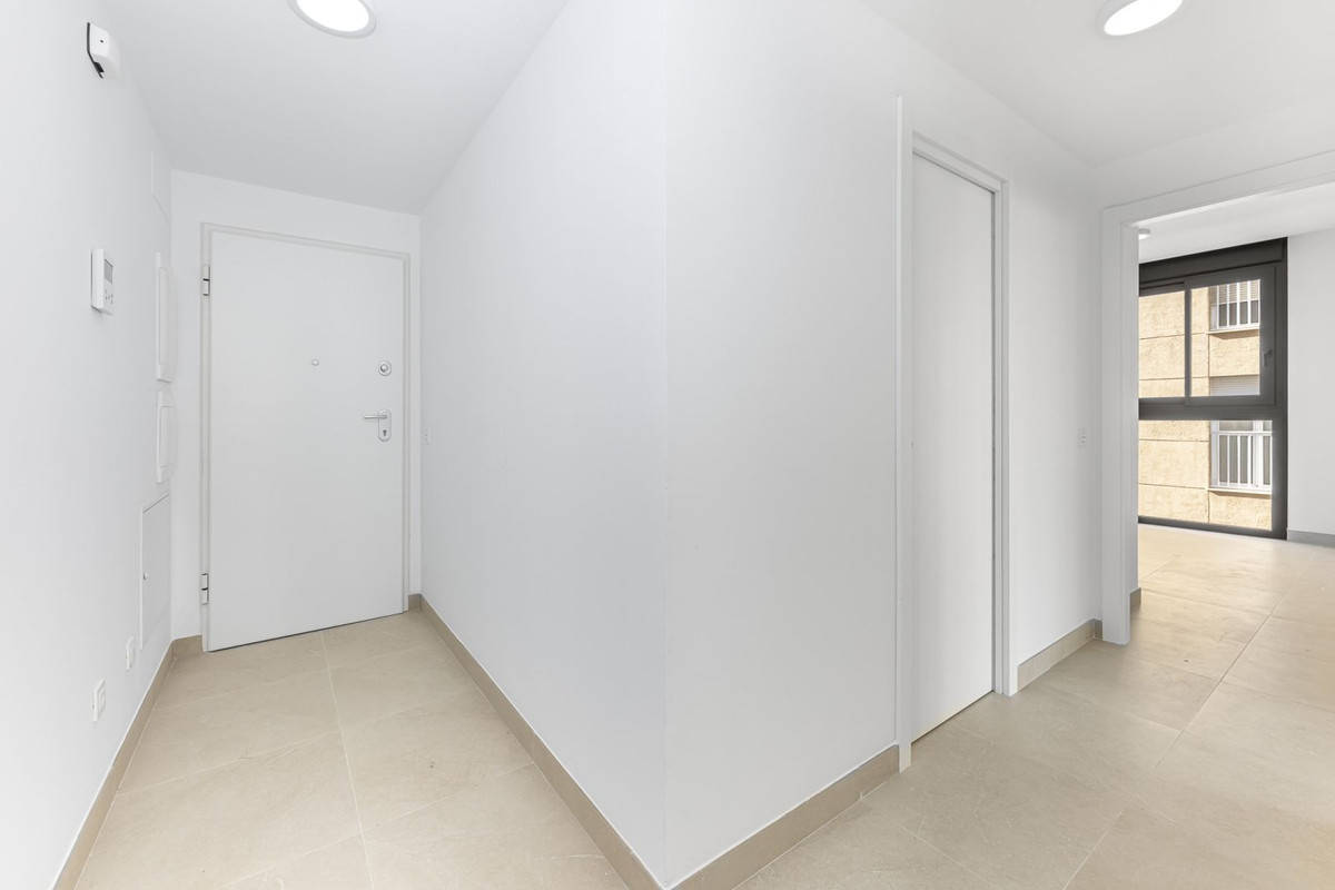 Se vende Apartamento Planta Media de 2 dormitorios en Costa Del Sol, Málaga, España