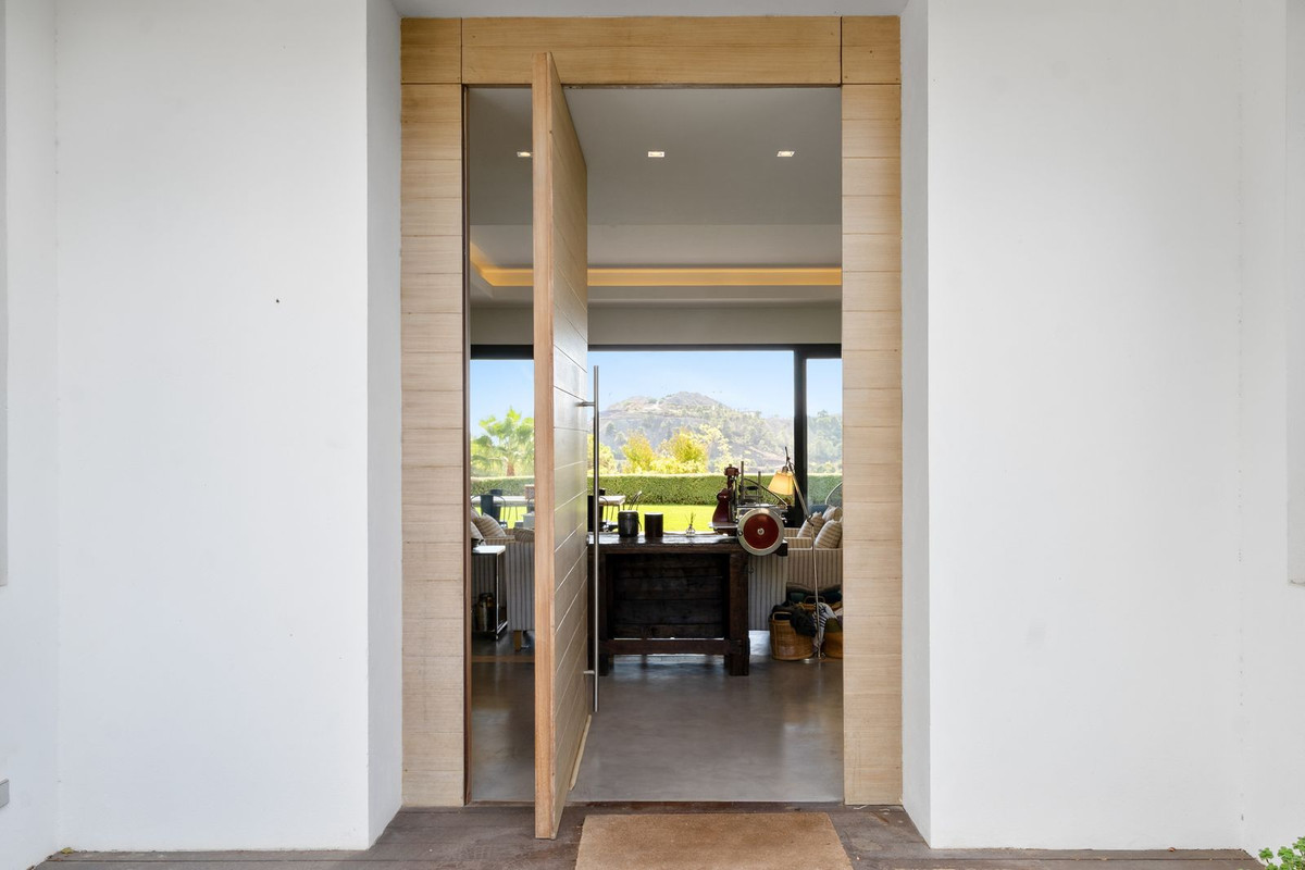 Se vende Villa - Chalet de 6 dormitorios en Costa Del Sol, Málaga, España