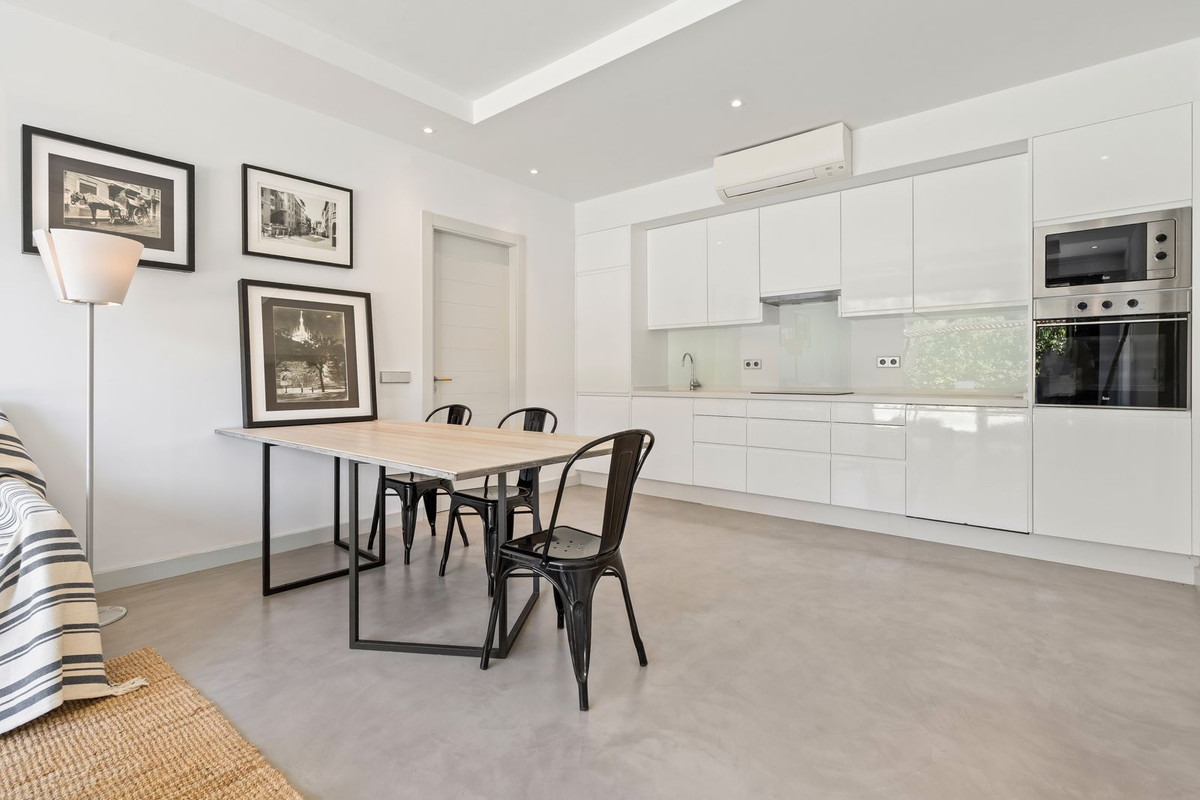 Se vende Villa - Chalet de 6 dormitorios en Costa Del Sol, Málaga, España