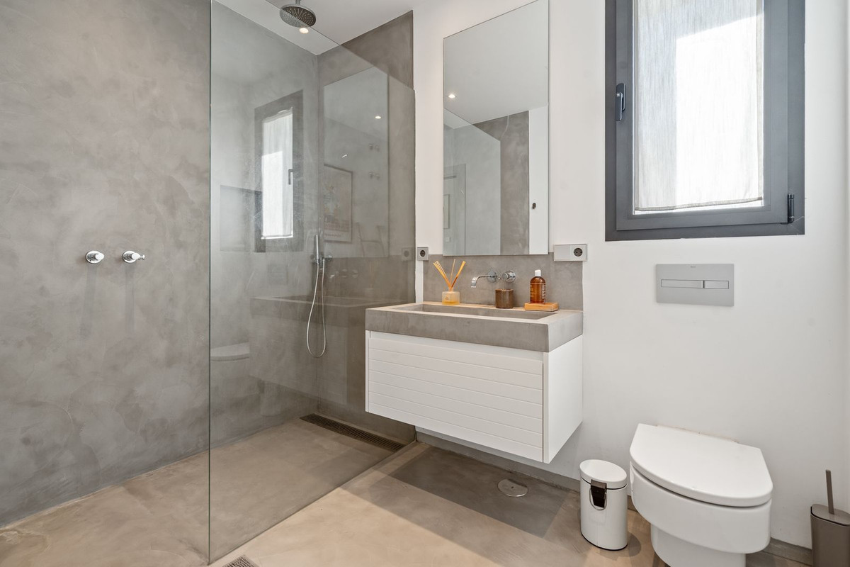 Se vende Villa - Chalet de 6 dormitorios en Costa Del Sol, Málaga, España